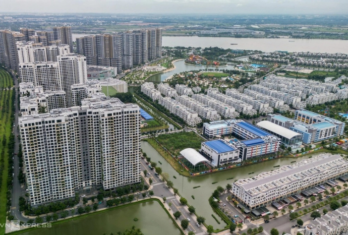Nhiều dự án lùi cuối năm mới ra hàng